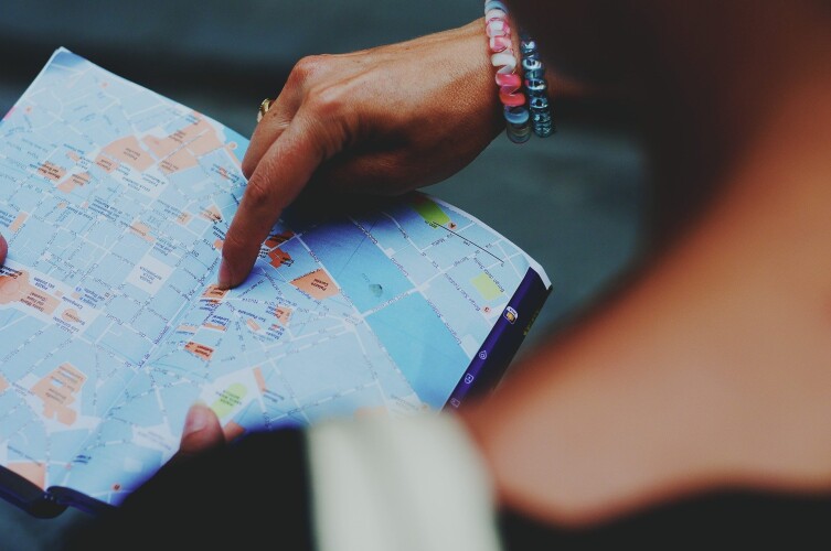 INFORMATION AND FREE MAPS OF TOWN